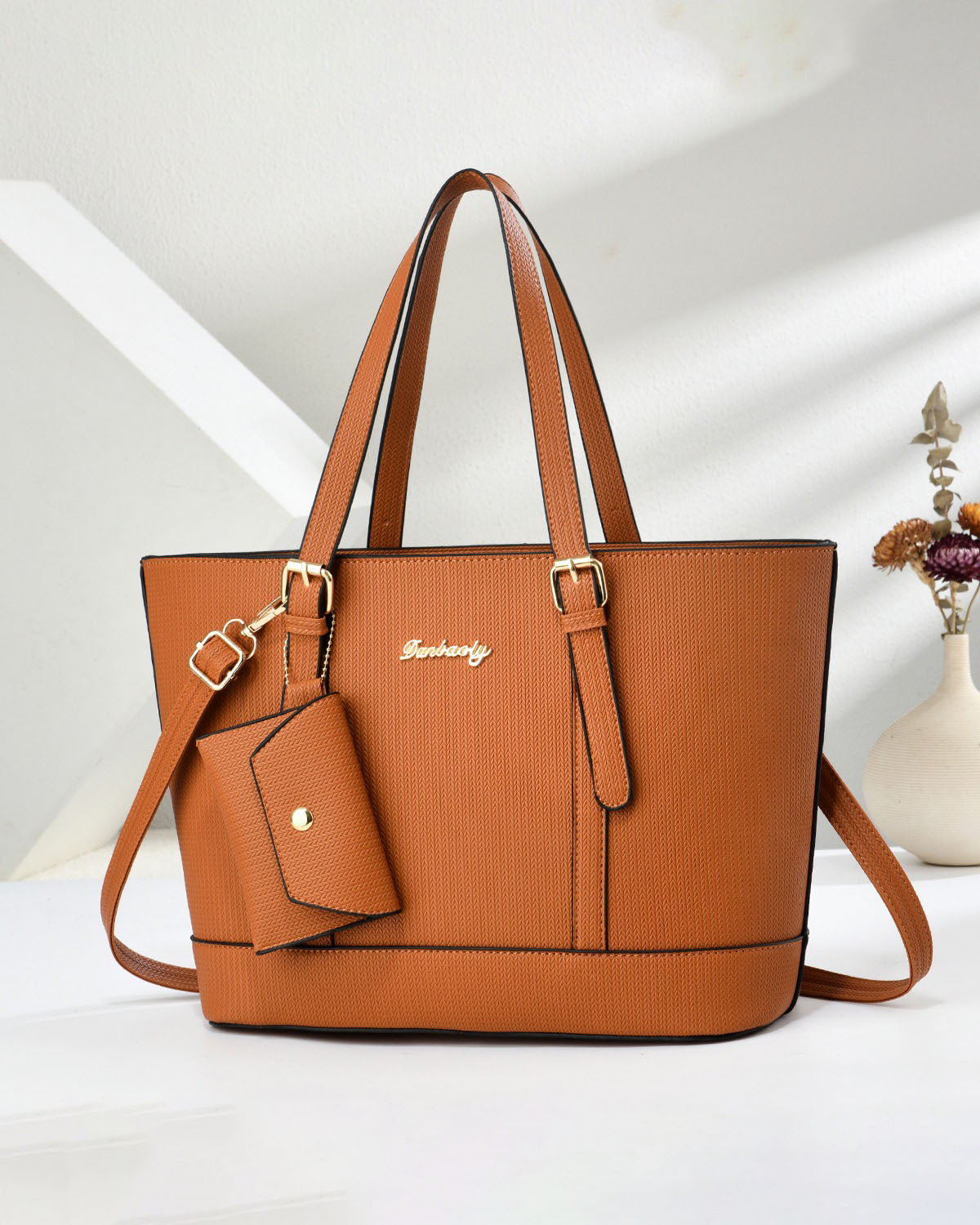 Conjunto de bolso de moda con bolso espacioso con accesorio colgante