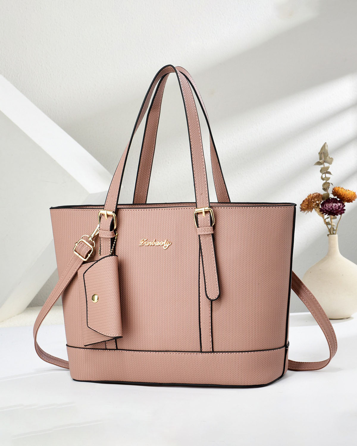 Conjunto de bolso de moda con bolso espacioso con accesorio colgante