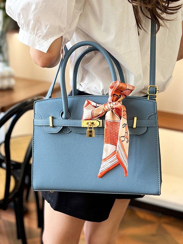 Cartera tipo Birkin con pañuelo y correa larga incluida