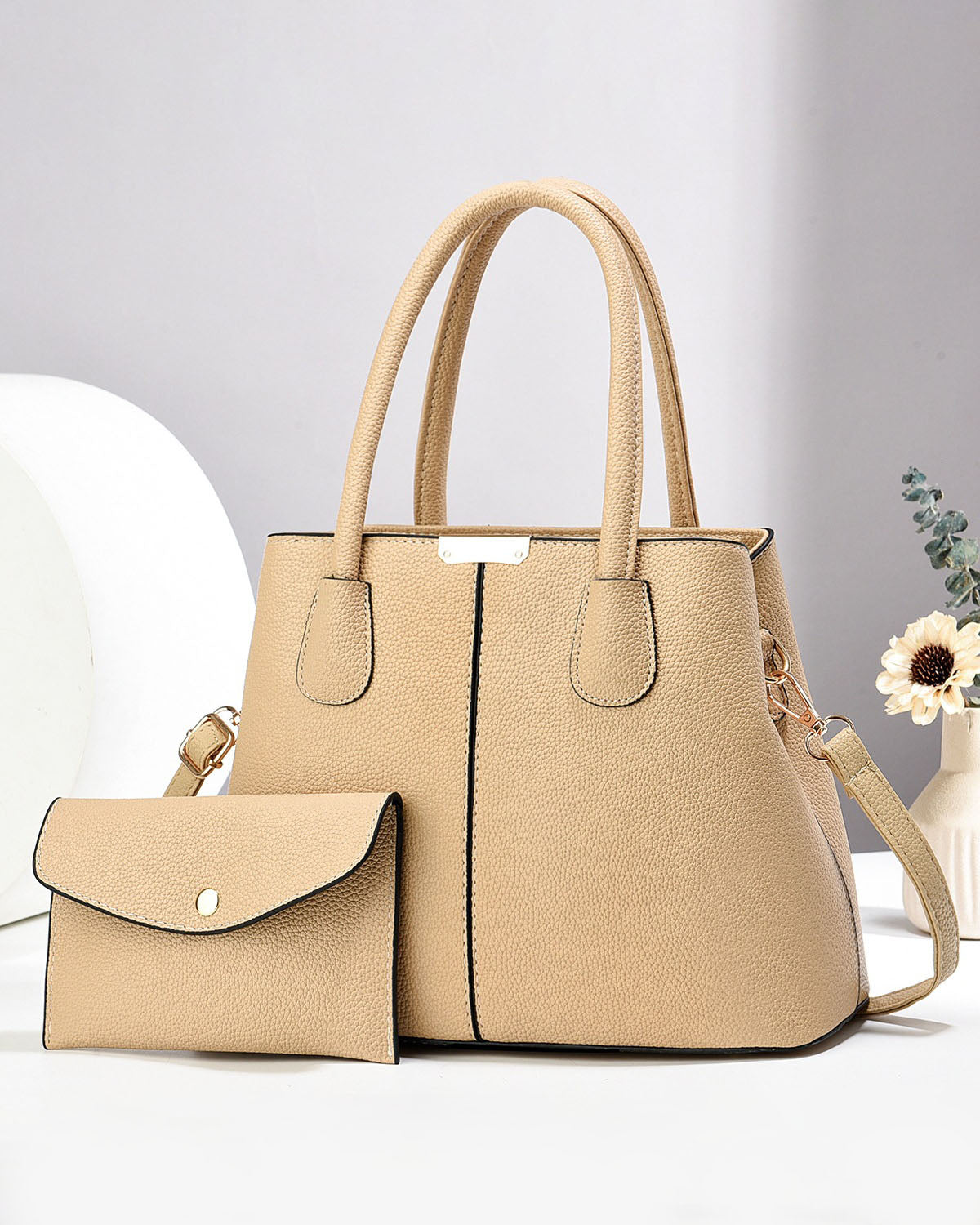 Cartera mediana con sobre libre