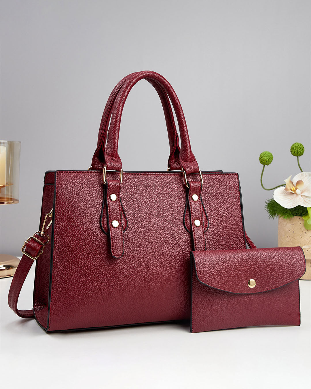 Cartera cuadra con estilo conservador