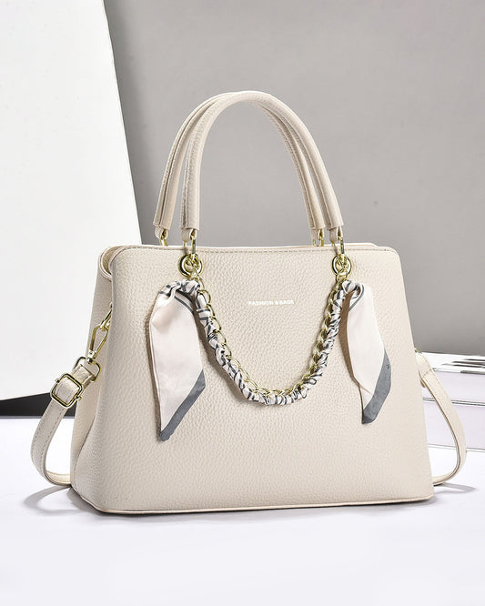 Cartera mediana con detalles unicos