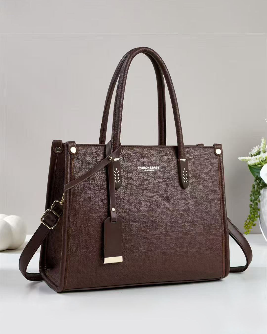 Cartera mediana para oficina y salidas casuales