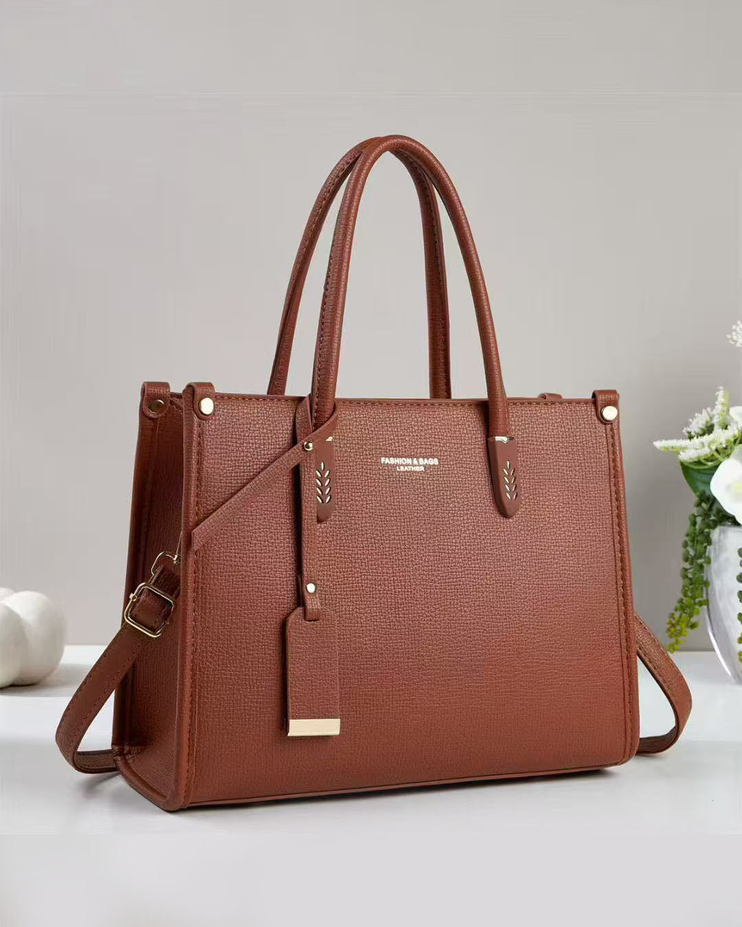 Cartera mediana para oficina y salidas casuales