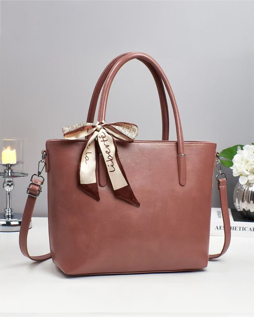 💕Oferta ¡San Valentín! 💕 • Clásico–femenino. Diseño sobrio con detalle decorativo (lazo), pensado para uso diario con un toque delicado