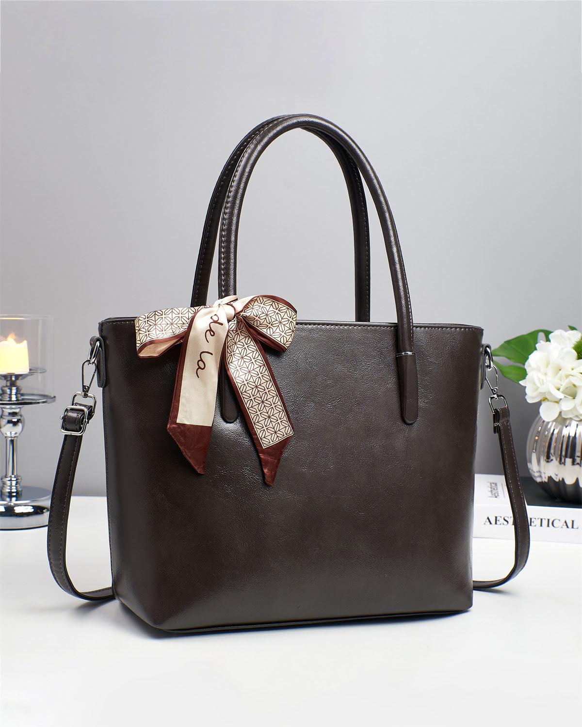 💕Oferta ¡San Valentín! 💕 • Clásico–femenino. Diseño sobrio con detalle decorativo (lazo), pensado para uso diario con un toque delicado
