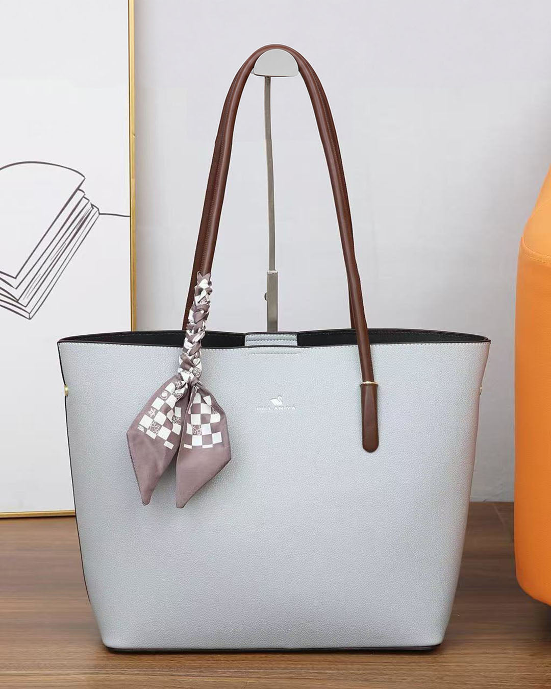 Bolso grande de buena capacidad