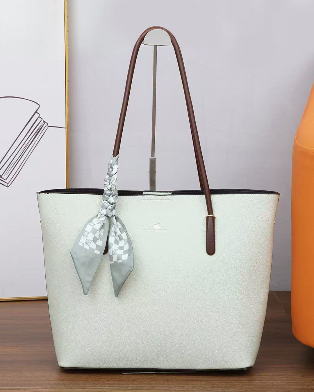 Bolso grande de buena capacidad