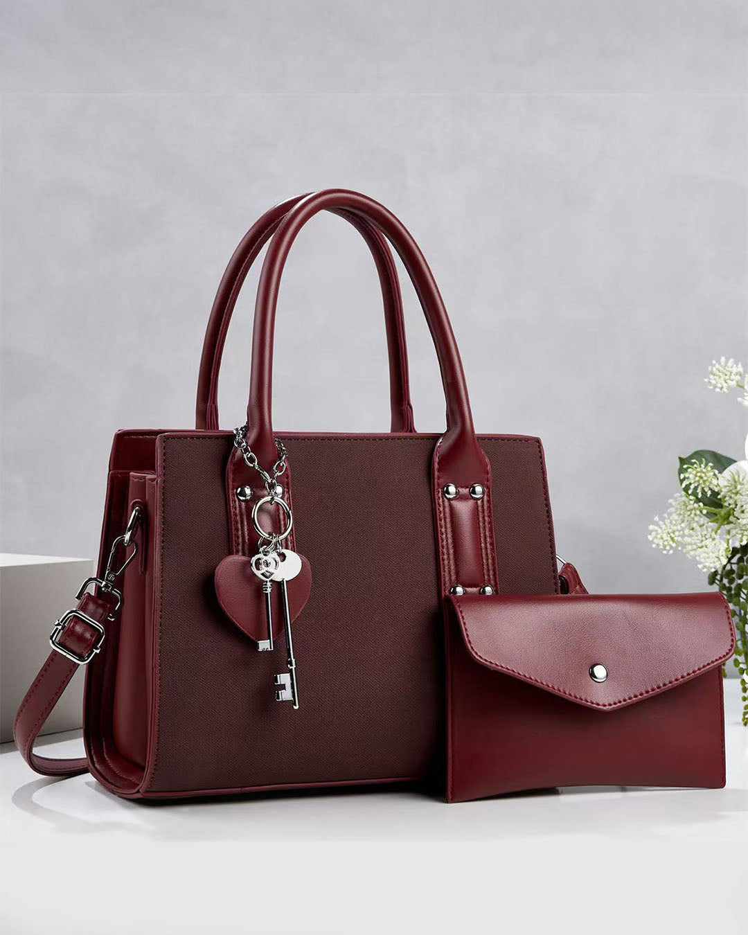Cartera mediana con sobre libre
