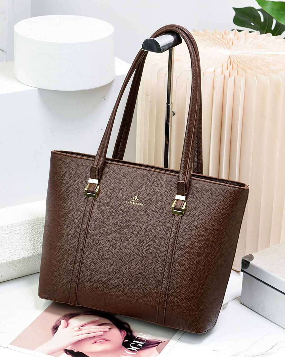 Bolso tote de buena capacidad