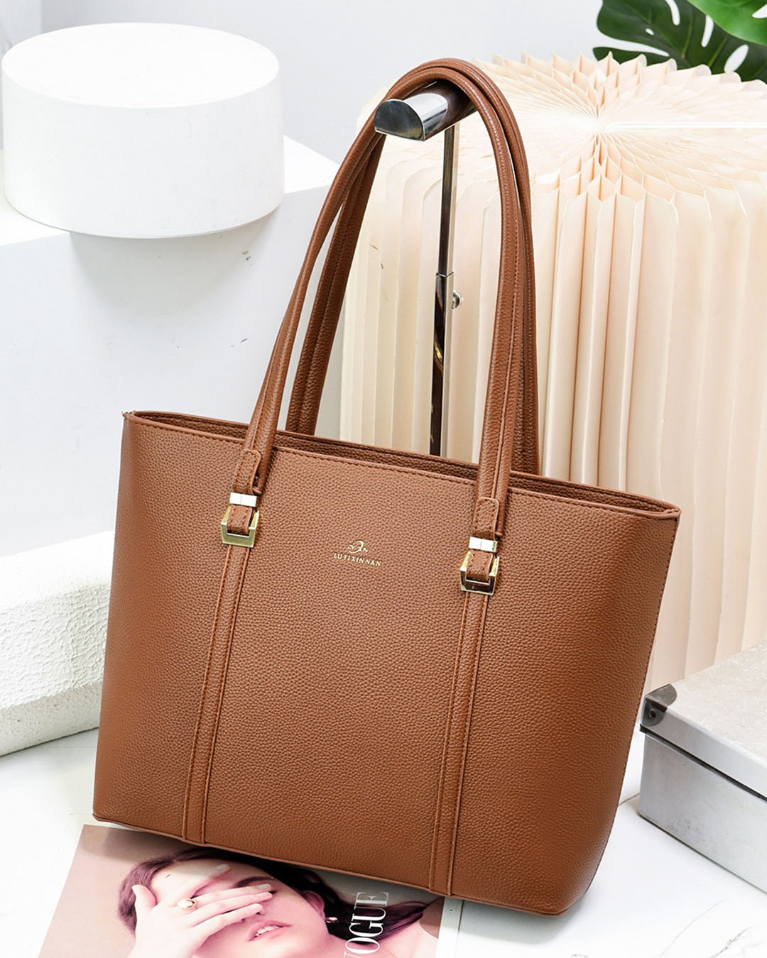 Bolso tote de buena capacidad