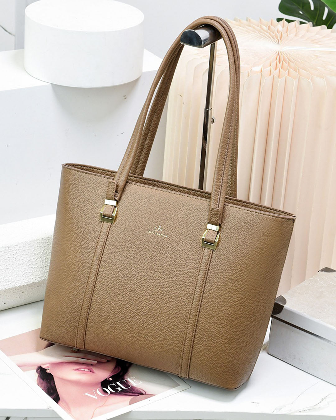 Bolso tote de buena capacidad