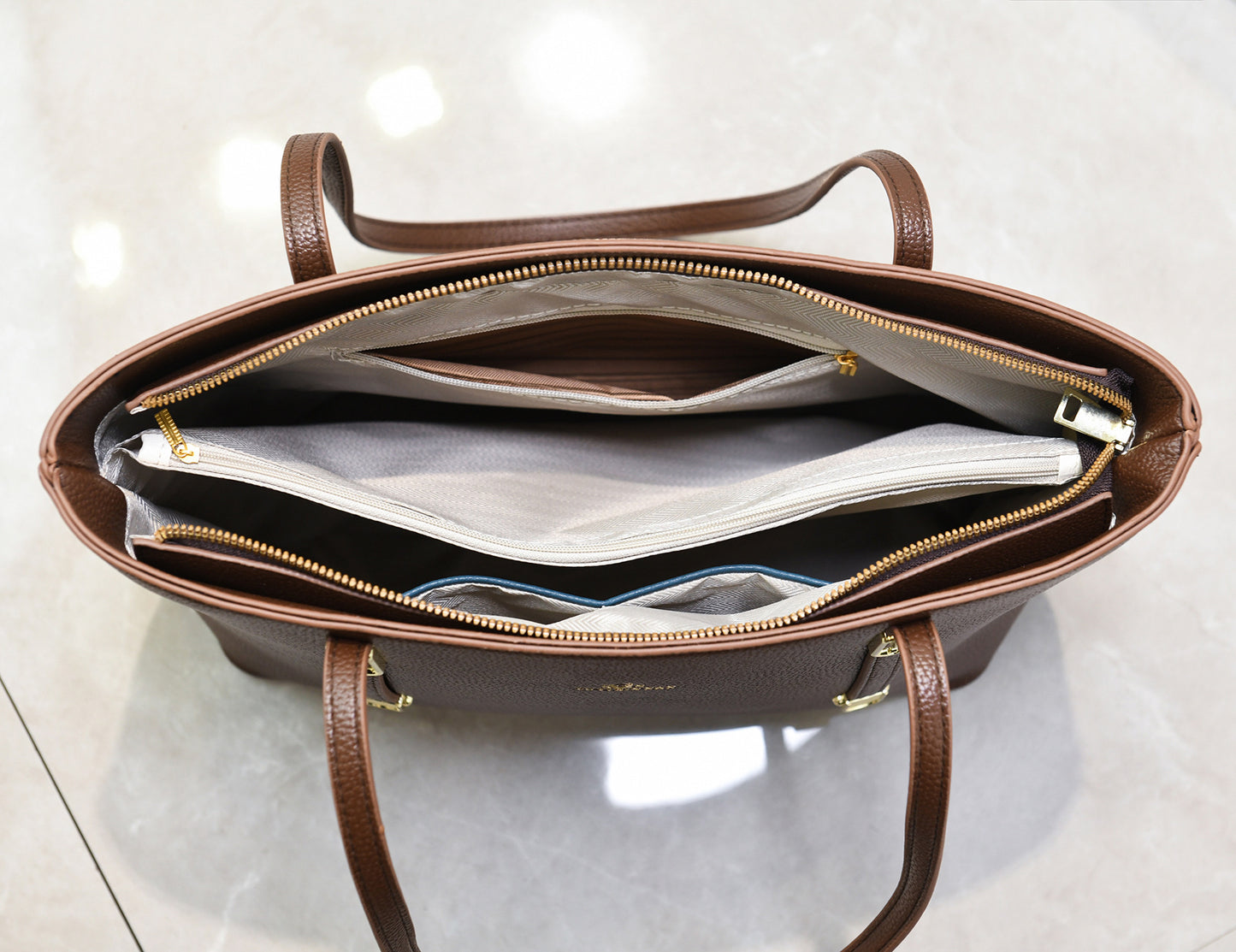 Cartera tipo tote para uso diario