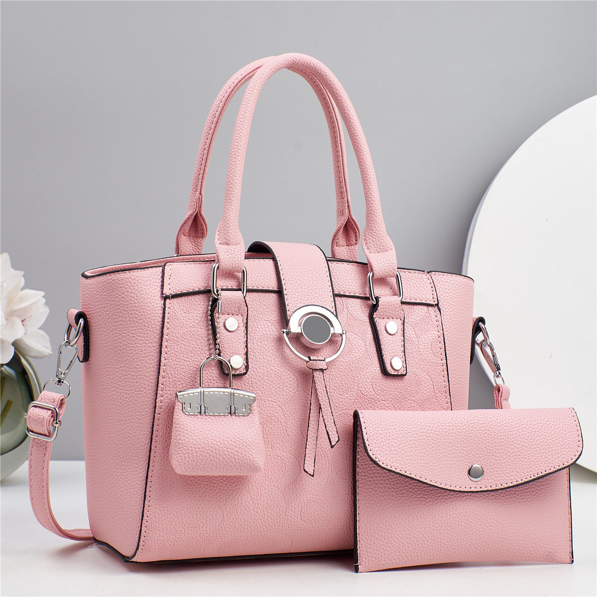 Cartera mediana espaciosa con sobre y llavero