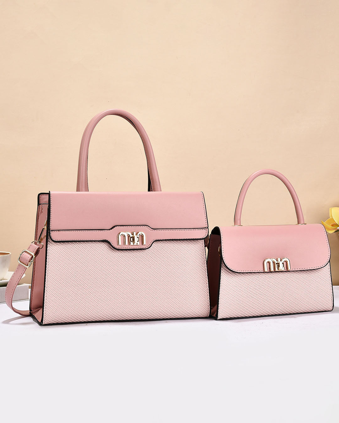 Conjuntos de bolsas de estructura rigida con diseño clasico para uso casual o elegante