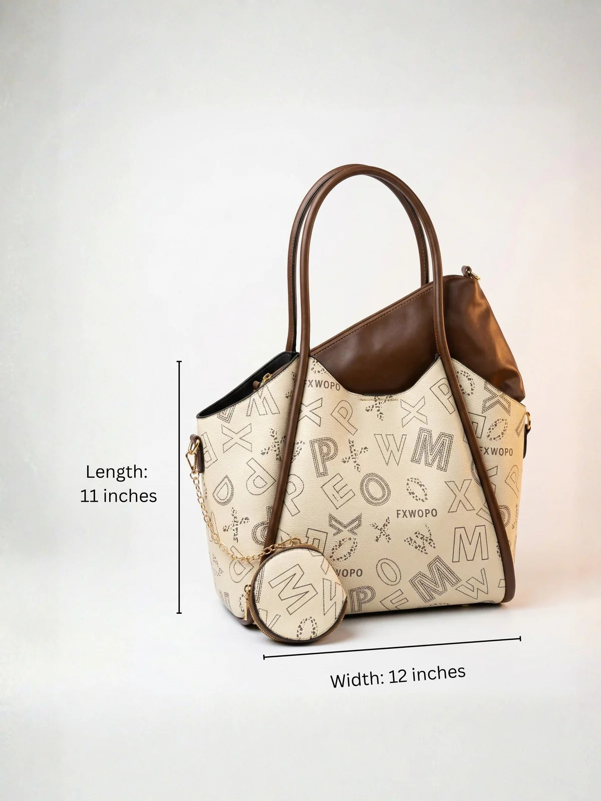 Bolso tote con estampado de letras y un bolso bandolera a juego