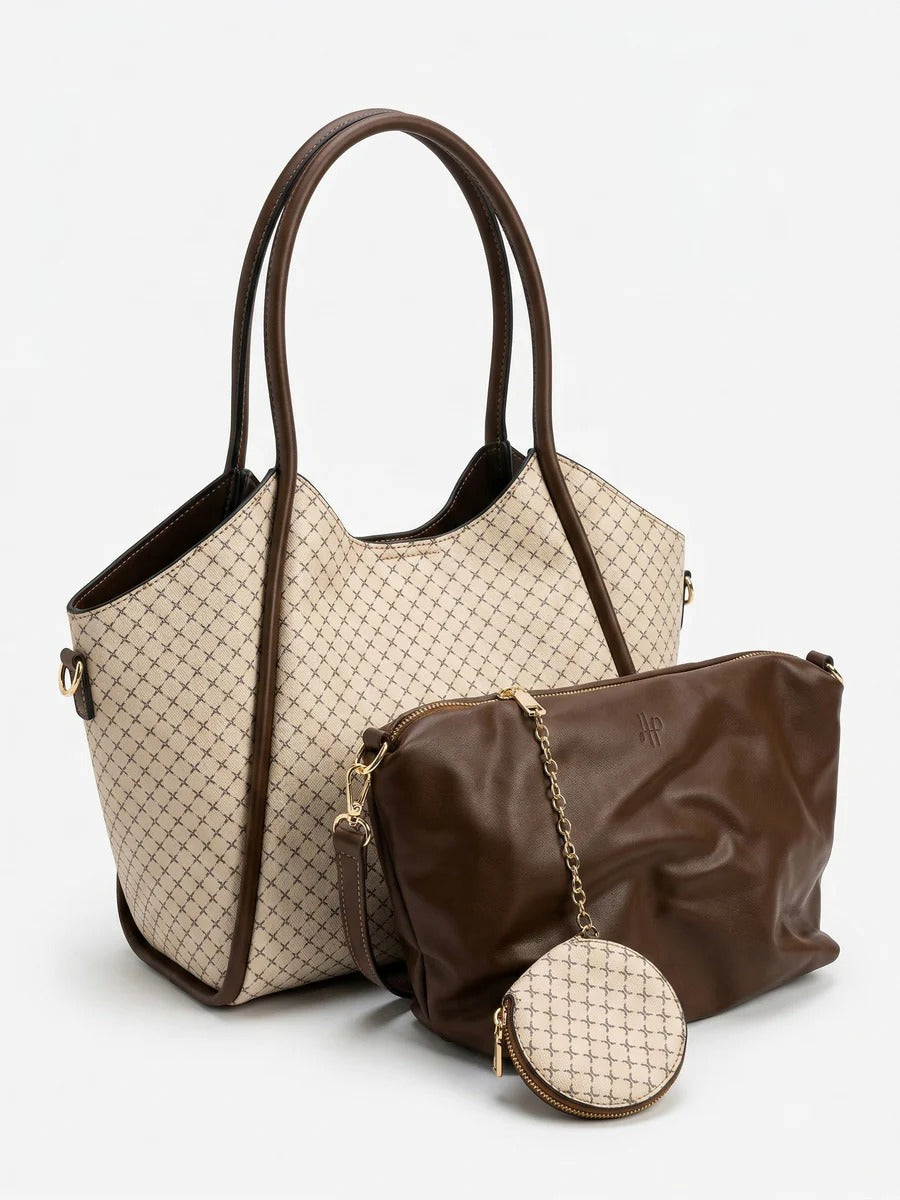 Bolso tote con patrón geométrico y un bolso de mano marrón a juego