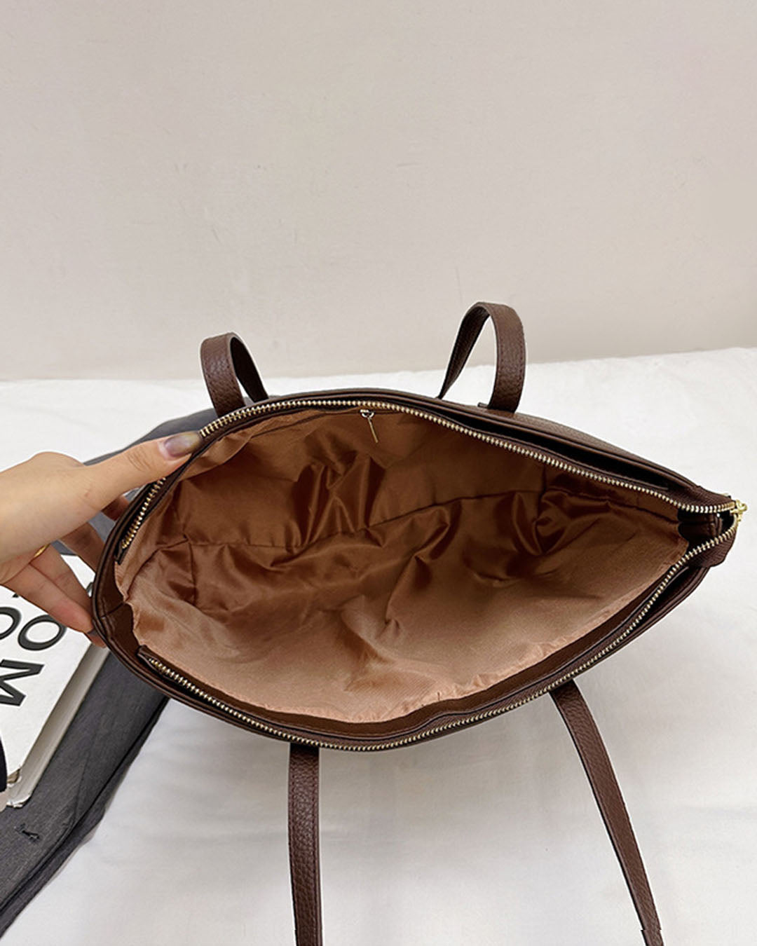 Bolso tote con bolsillo frontal