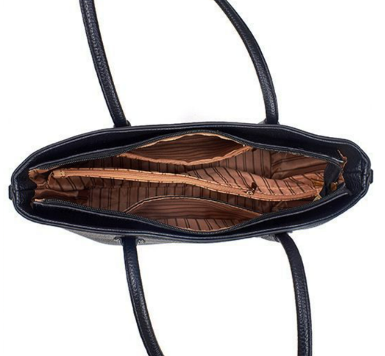 Cartera espaciosa con tiros para uso en hombro