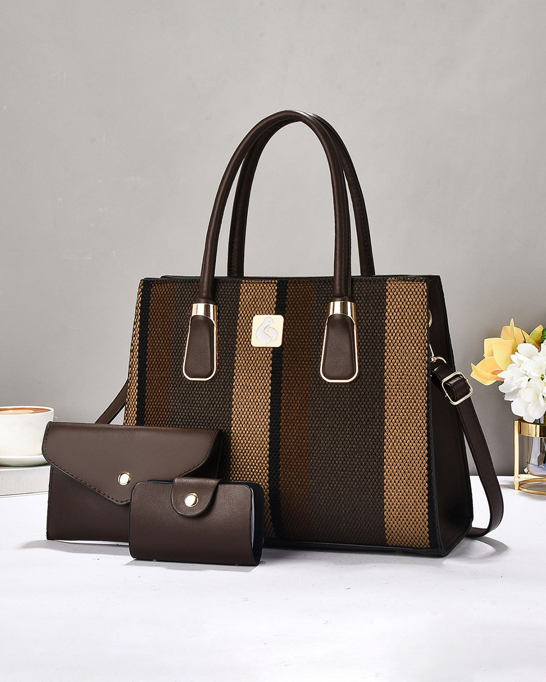 Cartera mediana a juego con sobre y tarjetero