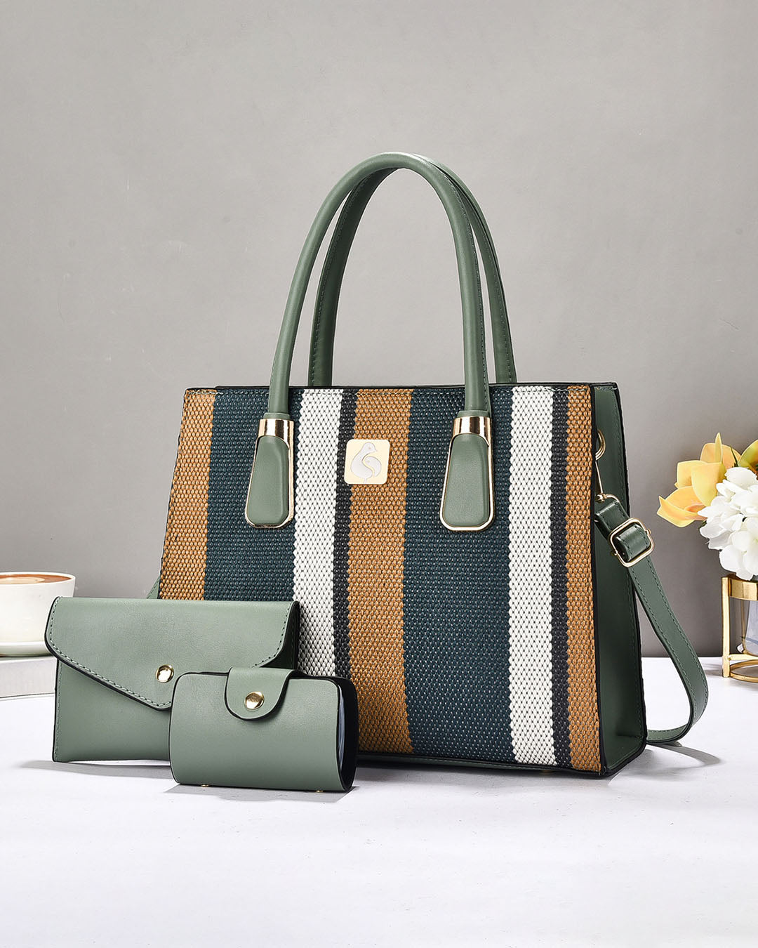 Cartera mediana a juego con sobre y tarjetero