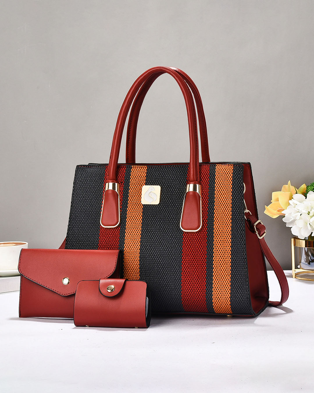 Cartera mediana a juego con sobre y tarjetero