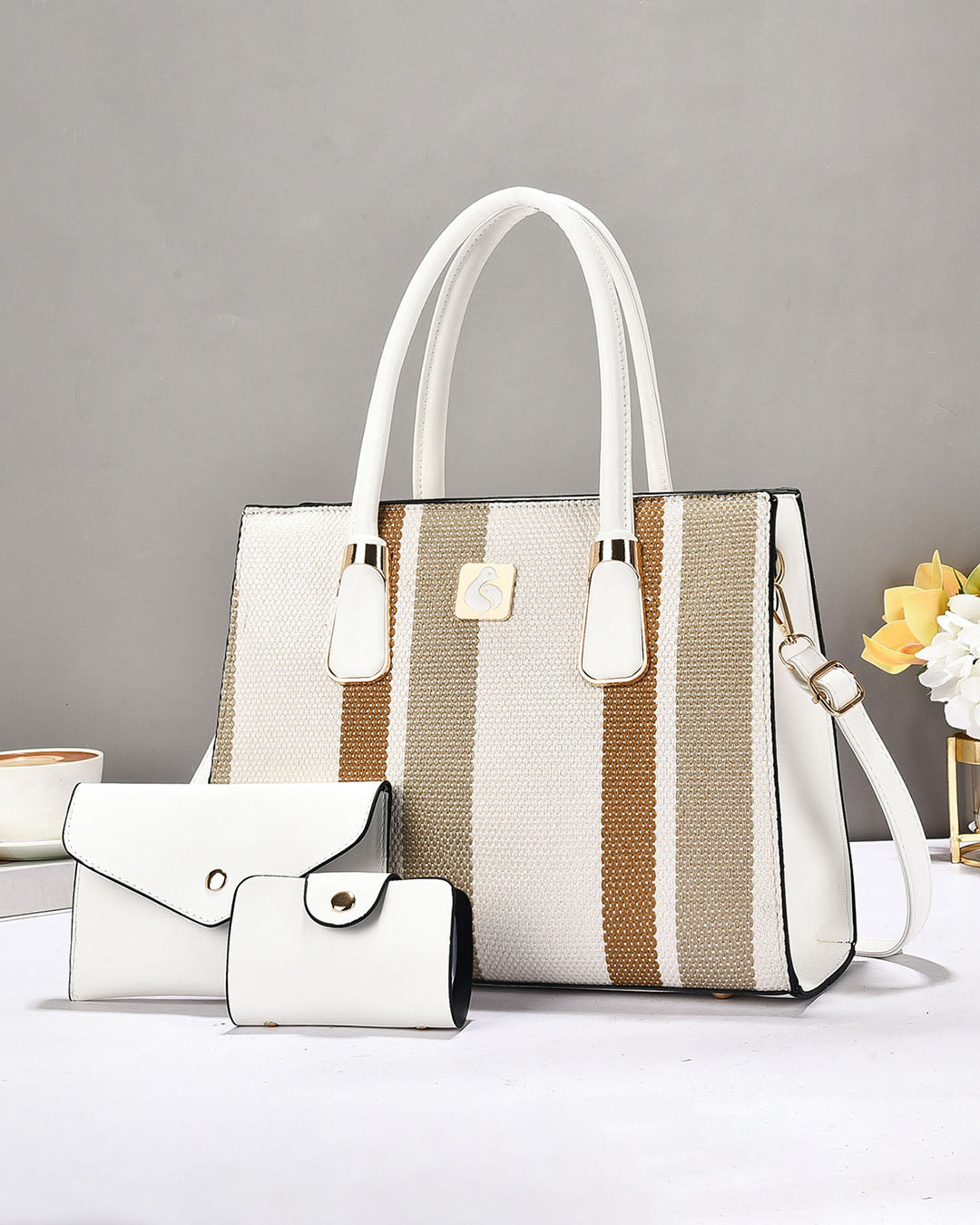 Cartera mediana a juego con sobre y tarjetero