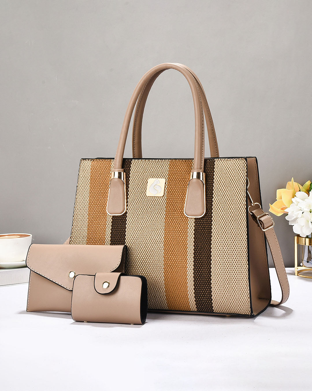 Cartera mediana a juego con sobre y tarjetero