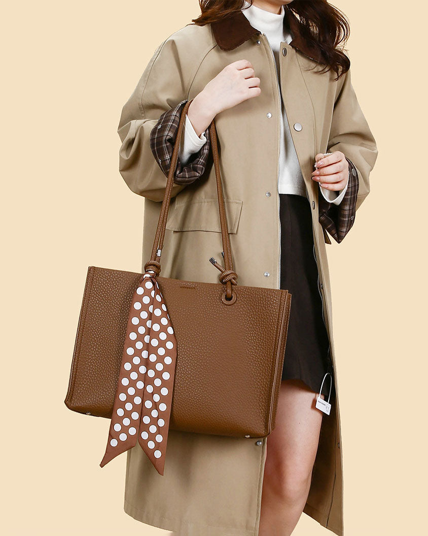Black Friday • Cartera Tipo Tote de Asas Largas con Pañuelo Decorativo y Estuche Interno removible  – Diseño Texturizado y Práctico