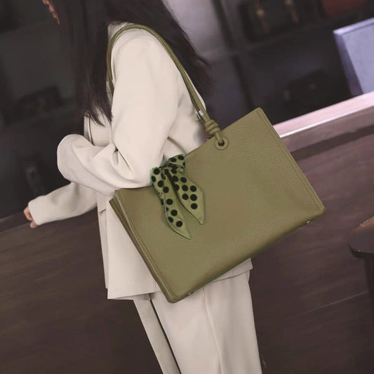 Black Friday • Cartera Tipo Tote de Asas Largas con Pañuelo Decorativo y Estuche Interno removible  – Diseño Texturizado y Práctico