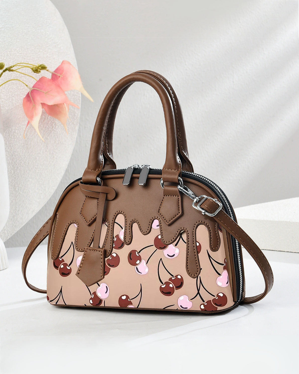 Cartera pequeña con diseño frutal