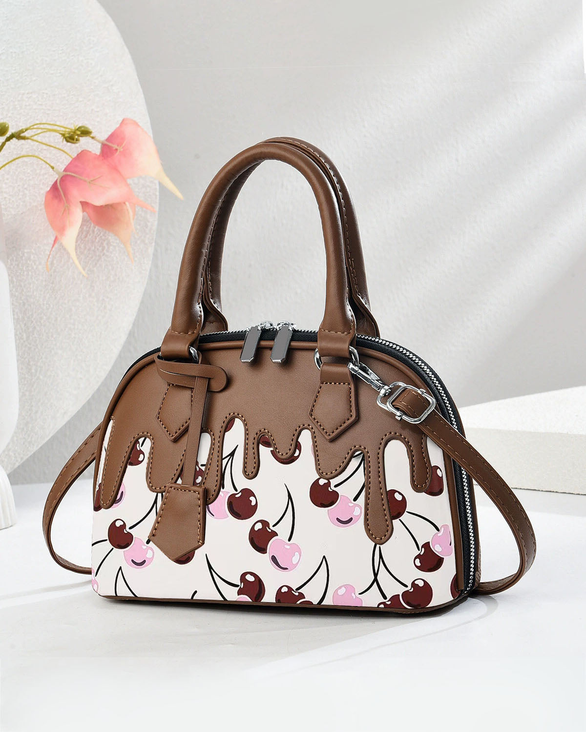 Cartera pequeña con diseño frutal