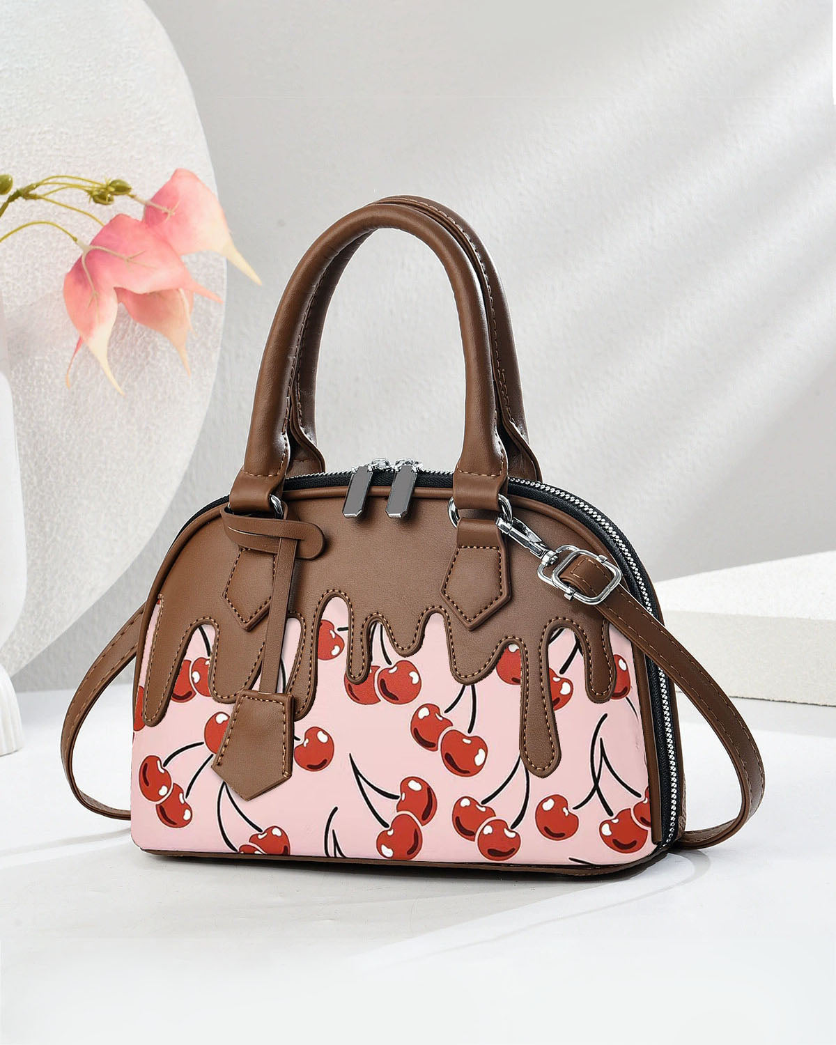 Cartera pequeña con diseño frutal