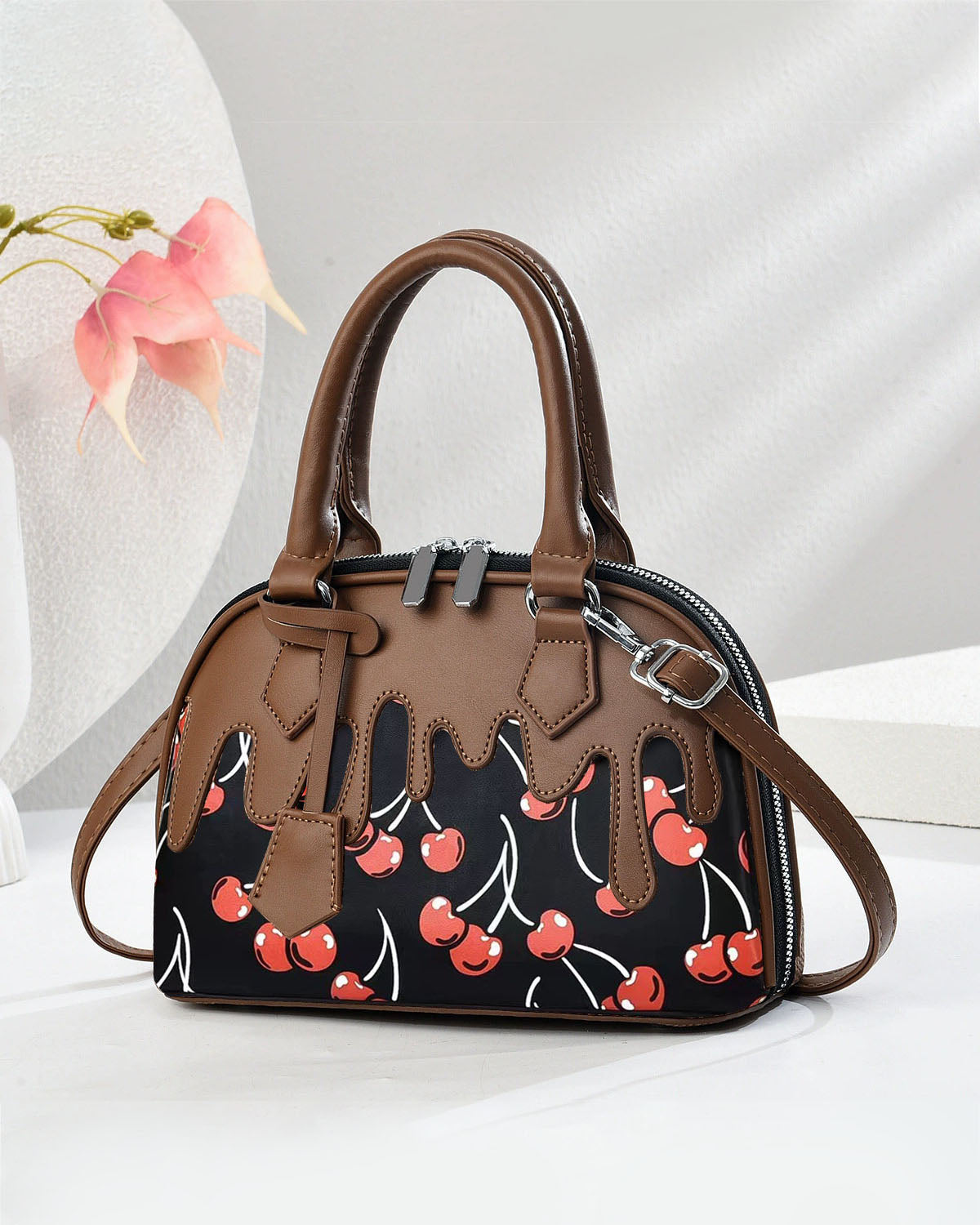 Cartera pequeña con diseño frutal