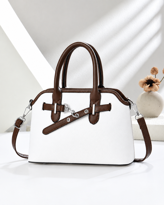 Cartera mediana espaciosa en combinacion con color marron