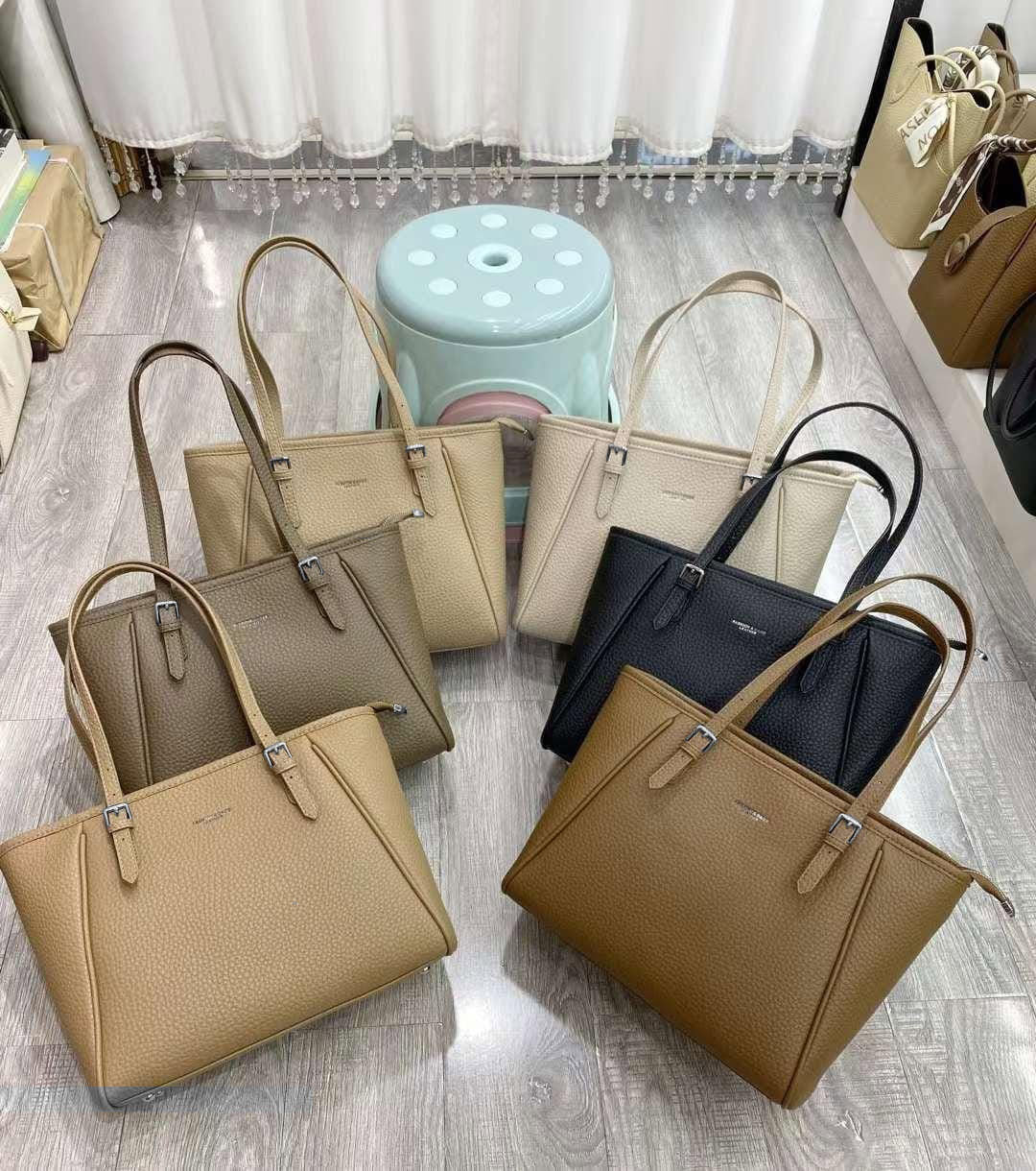 Bolso espacioso para uso diario