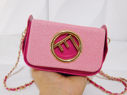 💕Oferta ¡San Valentín! 💕 • Mini carteritas tipo crossbody a la moda