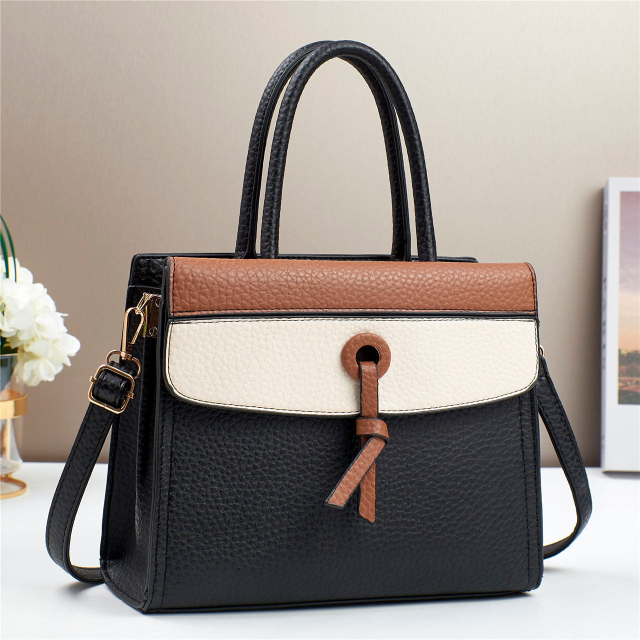 Oferta • Cartera cuadrada con estilo superior