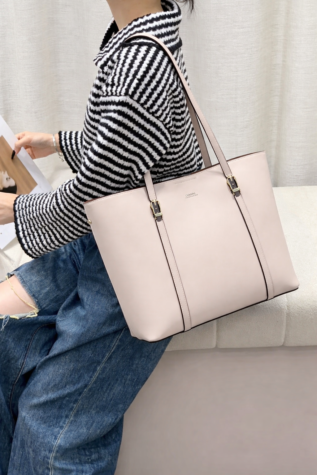 Bolso tipo tote elegante de estilo casual