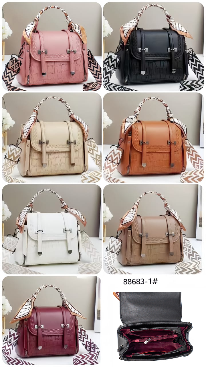 Bolso pequeño tipo crossbody con Toques Dorados y Pañuelo a Juego