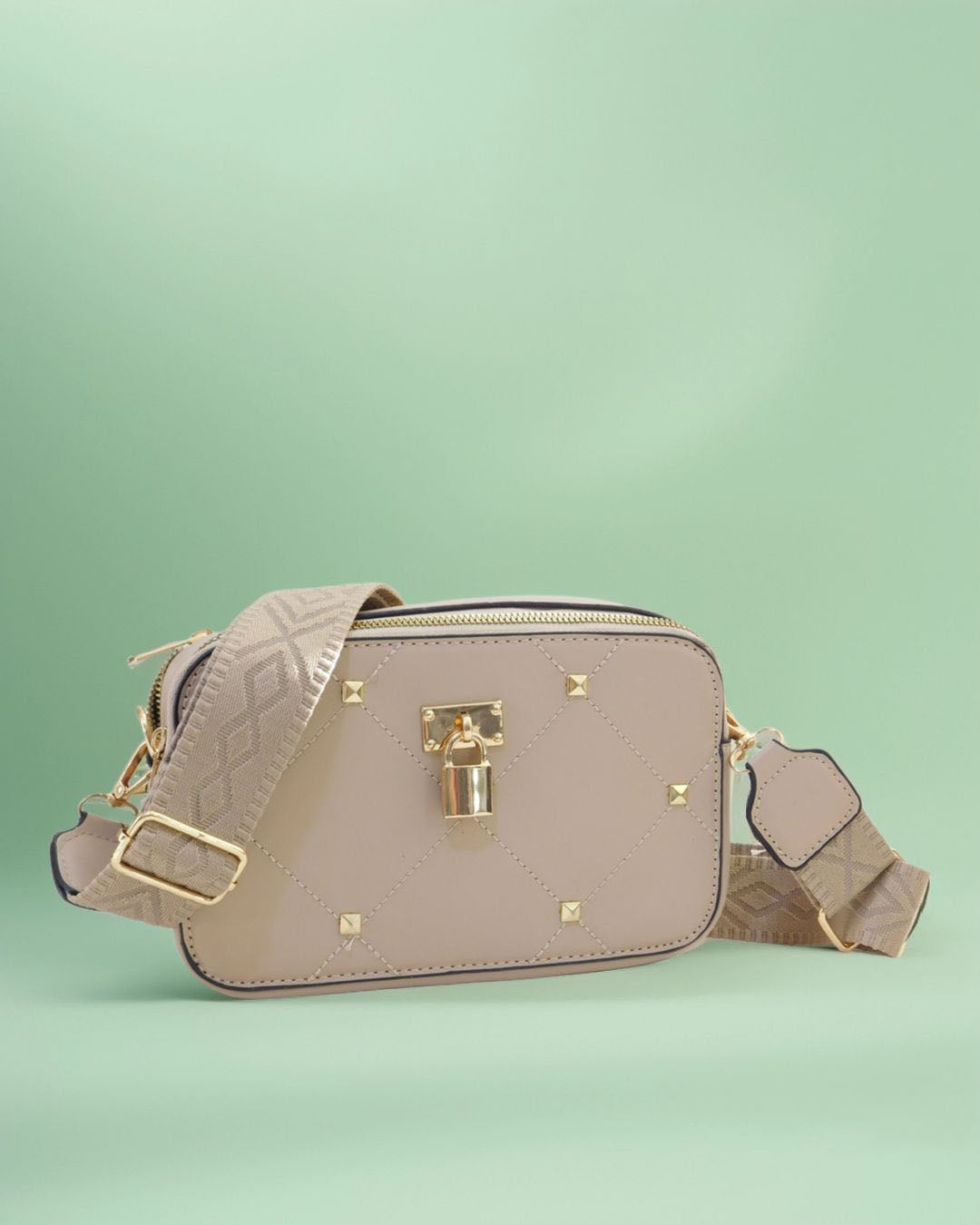 Black Friday • Crossbodies rectangulares con candado y tachuelas decorativas