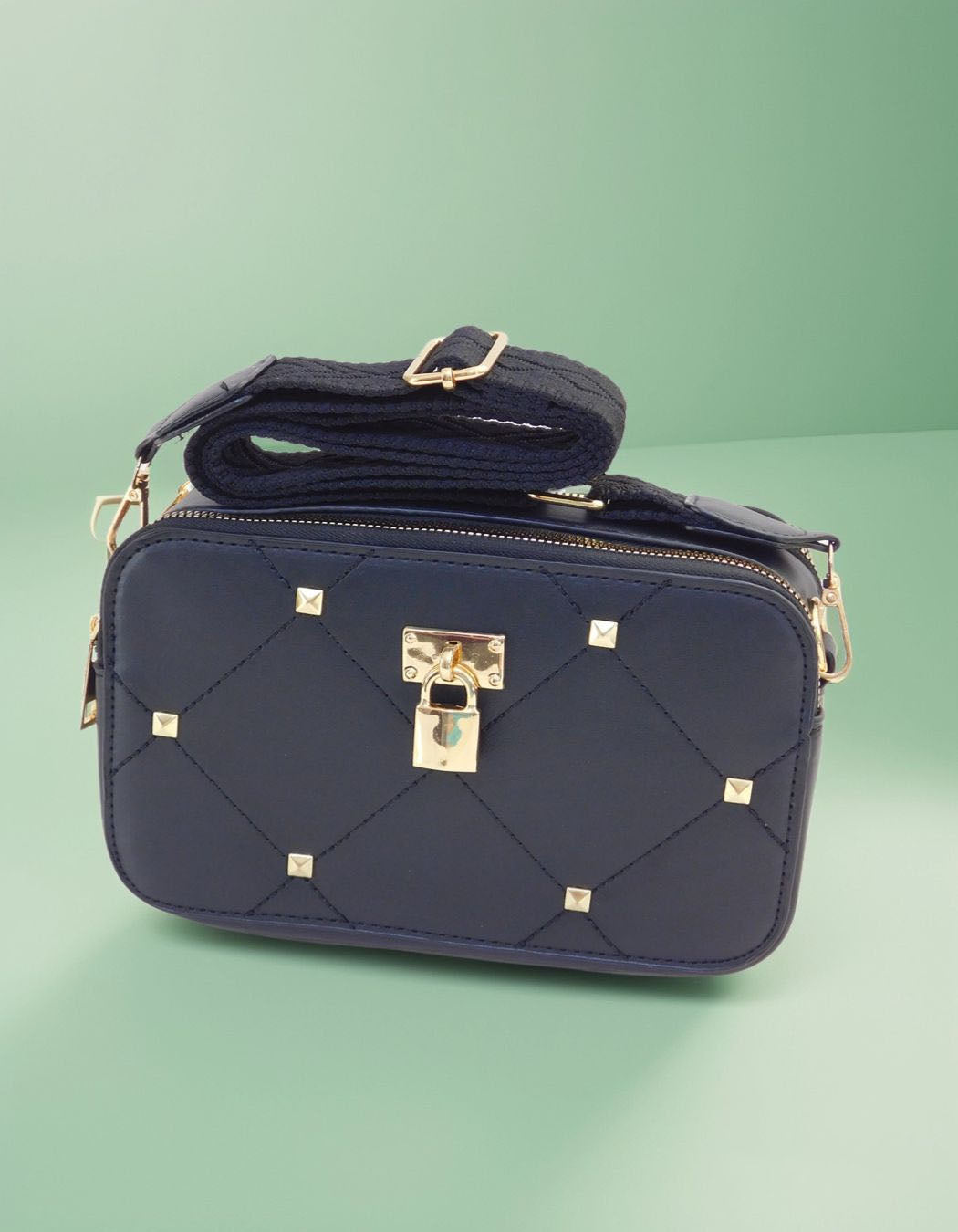 Black Friday • Crossbodies rectangulares con candado y tachuelas decorativas