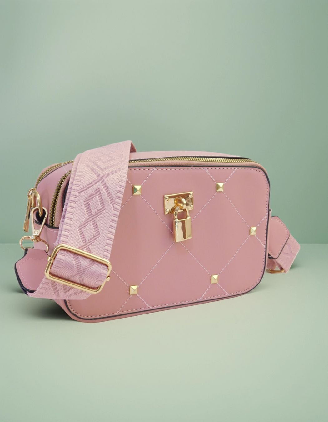 Black Friday • Crossbodies rectangulares con candado y tachuelas decorativas