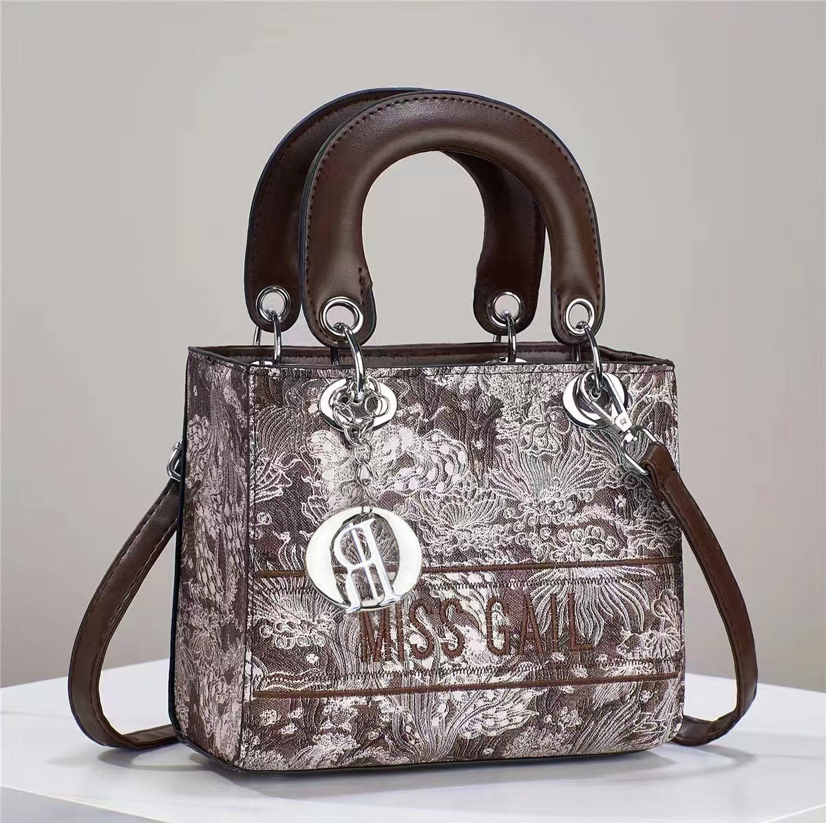 💕Oferta ¡San Valentín! 💕 • Mini bolso con detalles en plateado