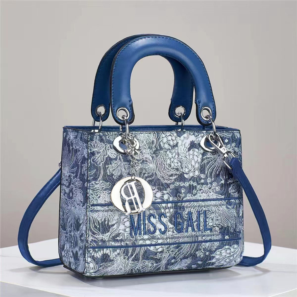 💕Oferta ¡San Valentín! 💕 • Mini bolso con detalles en plateado
