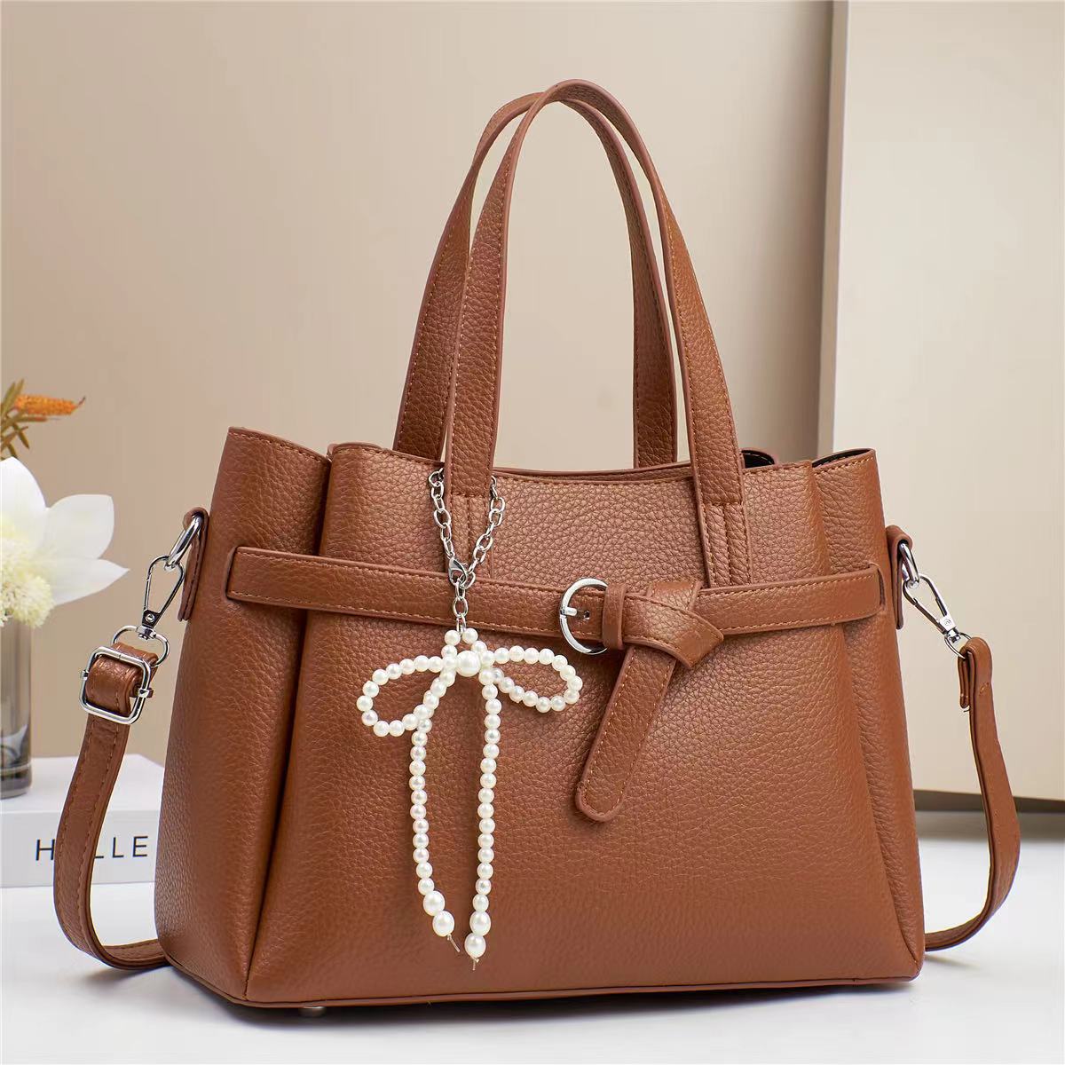 Cartera coqueta con detalles unicos