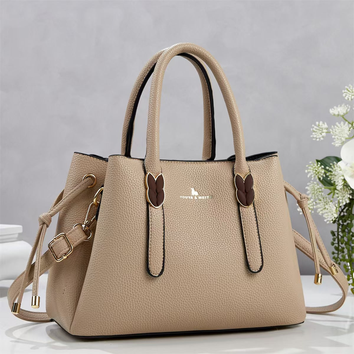 Cartera coqueta de tamaño mediano