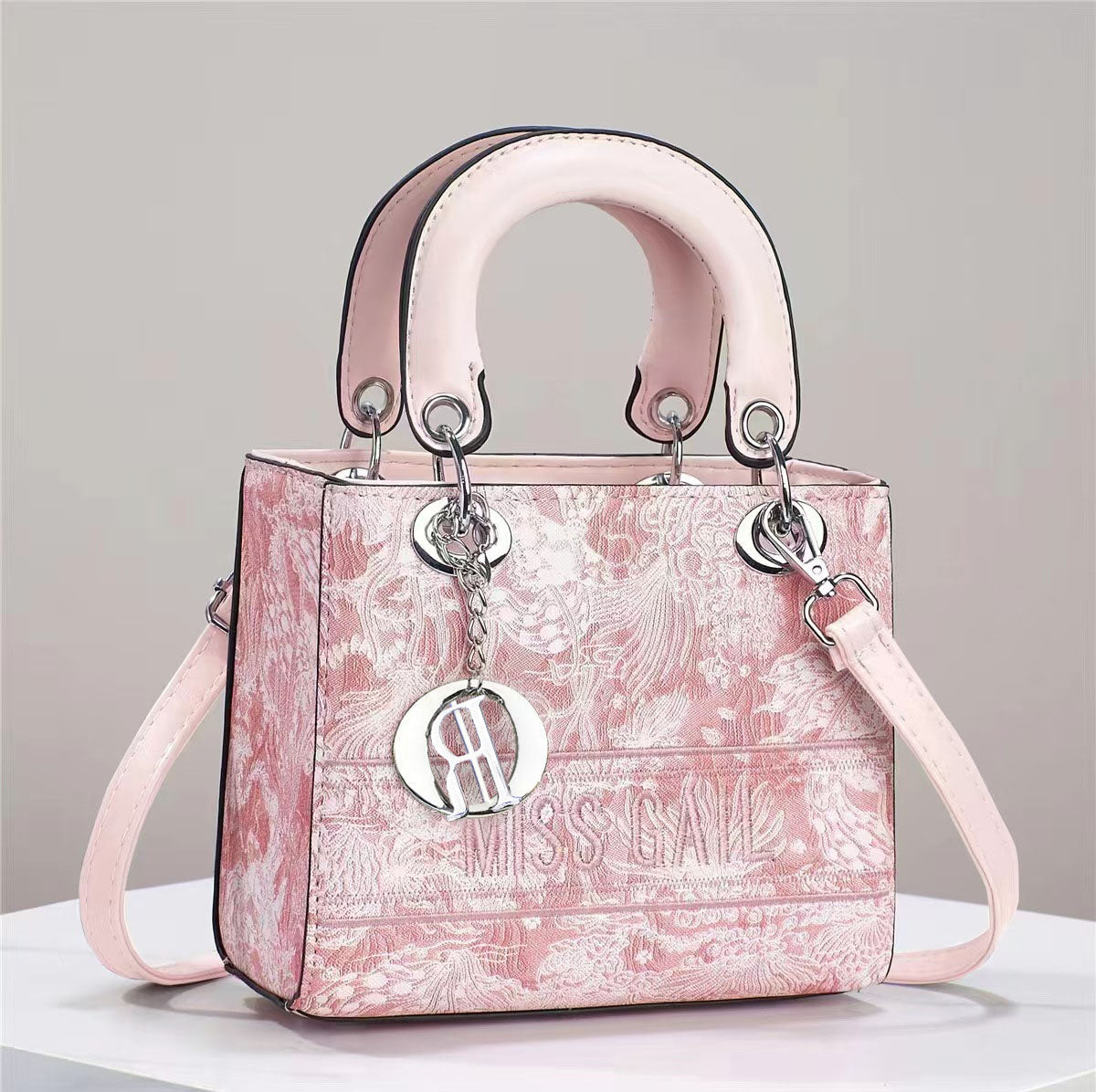 💕Oferta ¡San Valentín! 💕 • Mini bolso con detalles en plateado