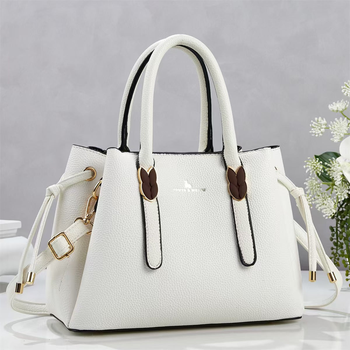 Cartera coqueta de tamaño mediano