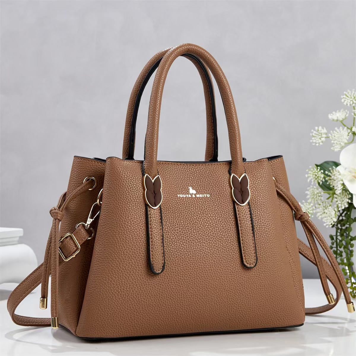 Cartera coqueta de tamaño mediano
